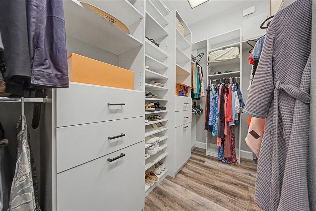 En Venta: $1,449,900 (4 camas, 2 baños, 2903 Pies cuadrados)