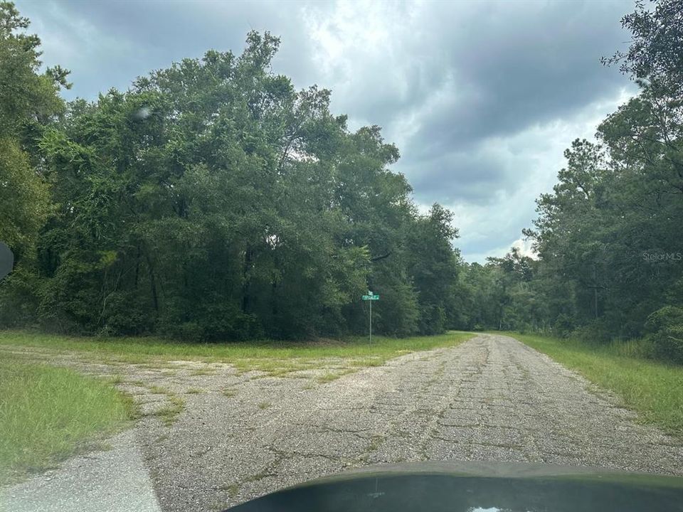 На продажу: $23,999 (0.46 acres)