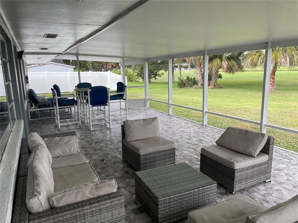 For Rent: $3,000 (5 beds, 3 baths, 2385 Square Feet)
