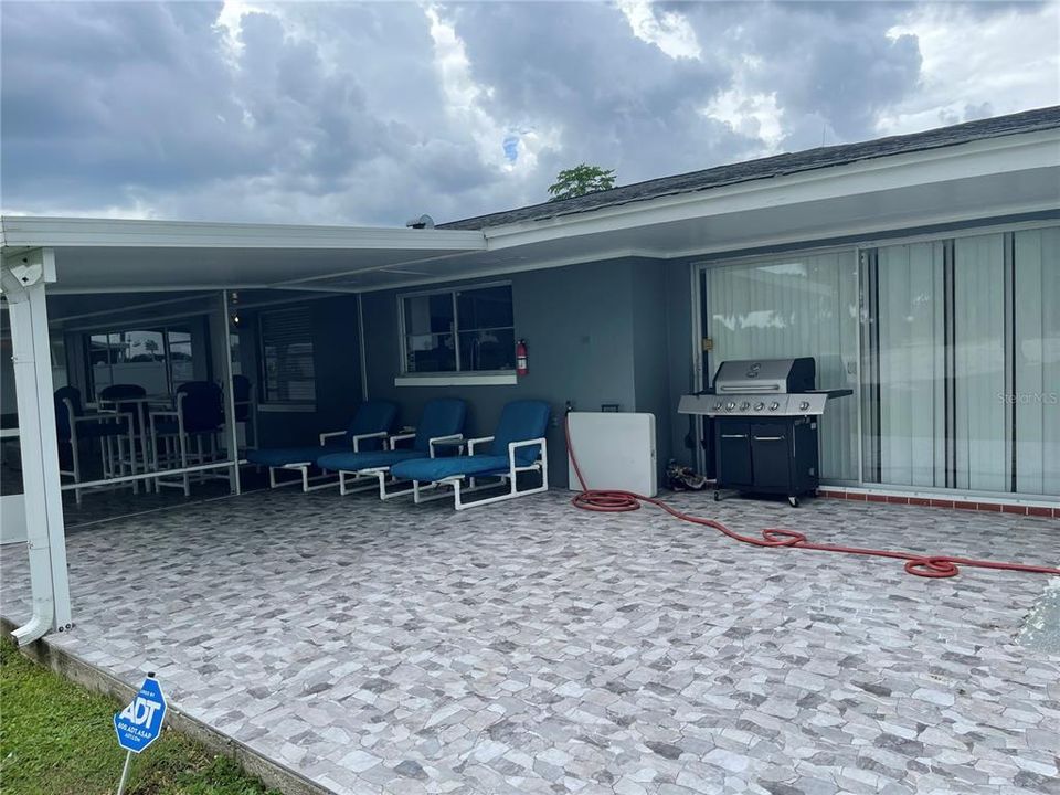 For Rent: $3,000 (5 beds, 3 baths, 2385 Square Feet)