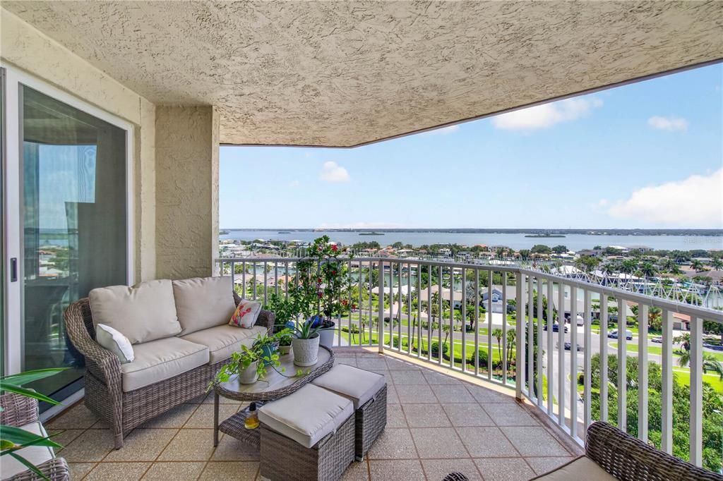 For Rent: $4,000 (2 beds, 2 baths, 1920 Square Feet)