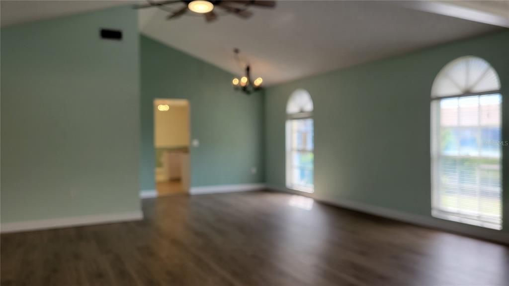 For Rent: $2,400 (2 beds, 2 baths, 1889 Square Feet)
