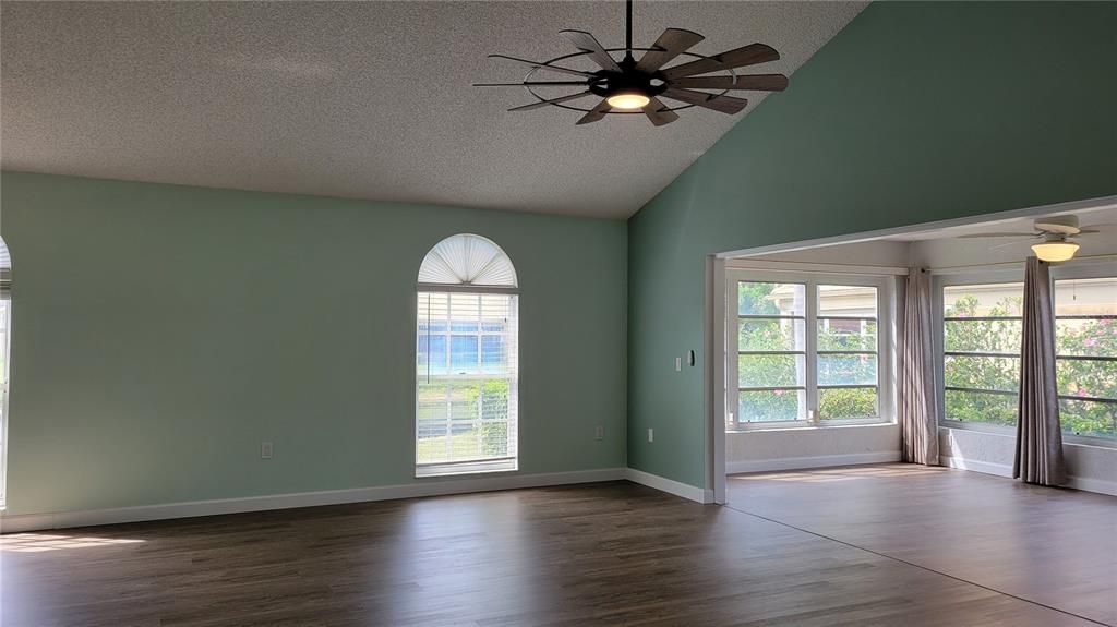 For Rent: $2,400 (2 beds, 2 baths, 1889 Square Feet)