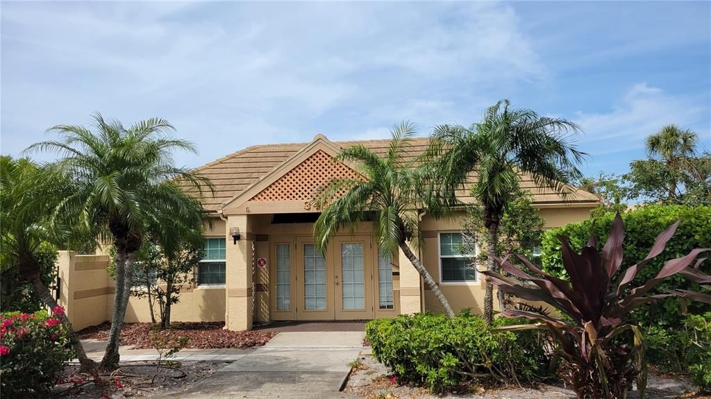 For Rent: $2,400 (2 beds, 2 baths, 1889 Square Feet)