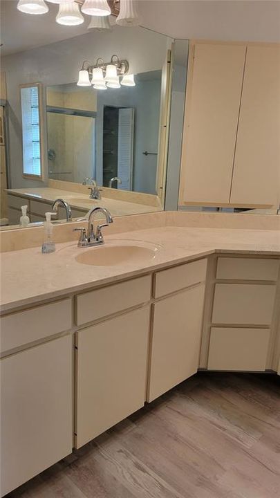 For Rent: $2,400 (2 beds, 2 baths, 1889 Square Feet)
