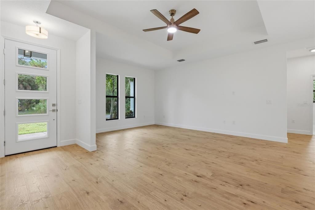 For Sale: $335,000 (3 beds, 2 baths, 1545 Square Feet)