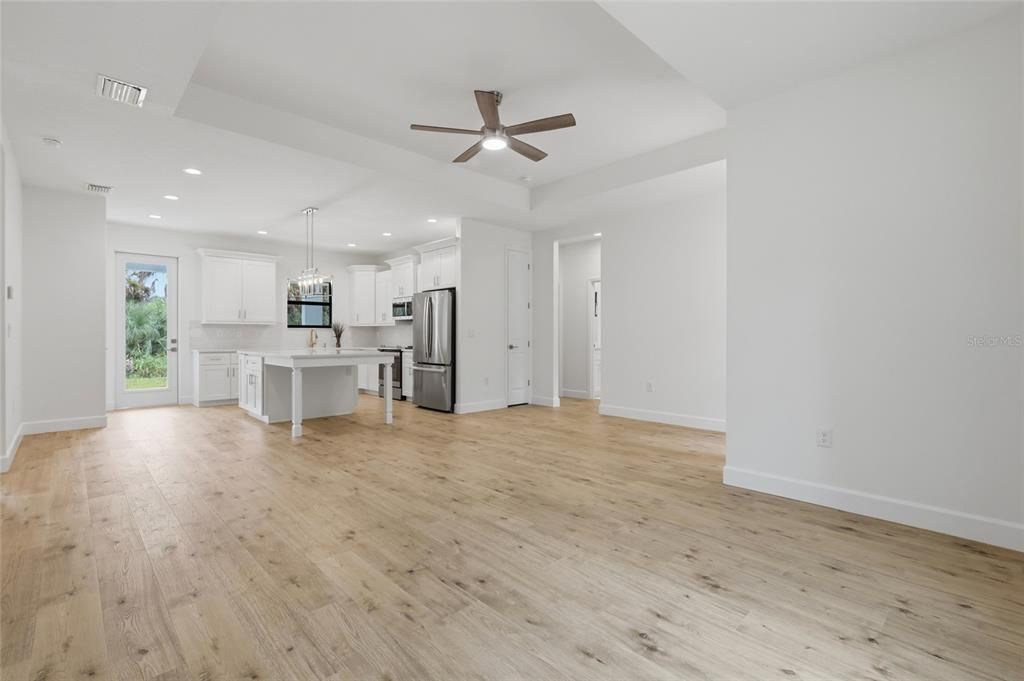 For Sale: $335,000 (3 beds, 2 baths, 1545 Square Feet)
