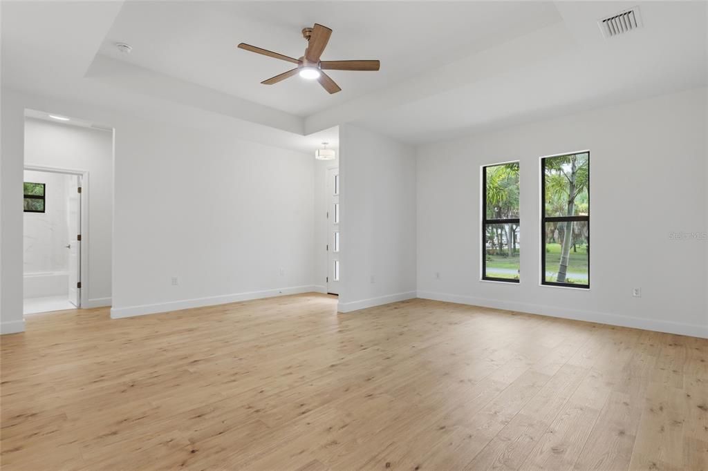 For Sale: $335,000 (3 beds, 2 baths, 1545 Square Feet)