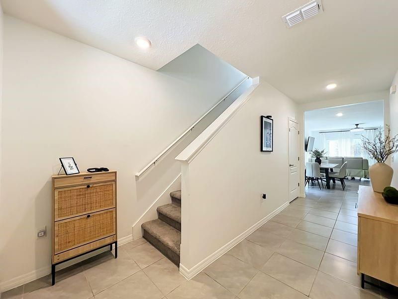For Sale: $407,000 (5 beds, 3 baths, 2522 Square Feet)