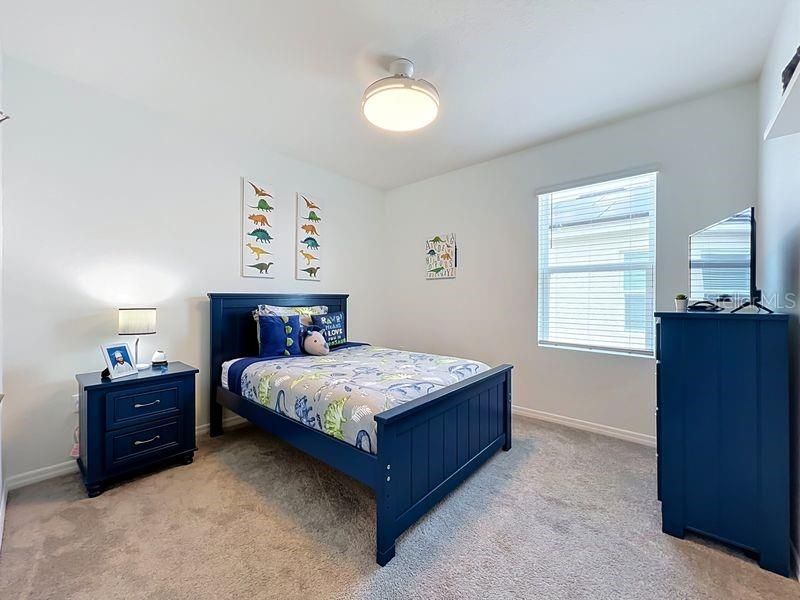 For Sale: $407,000 (5 beds, 3 baths, 2522 Square Feet)