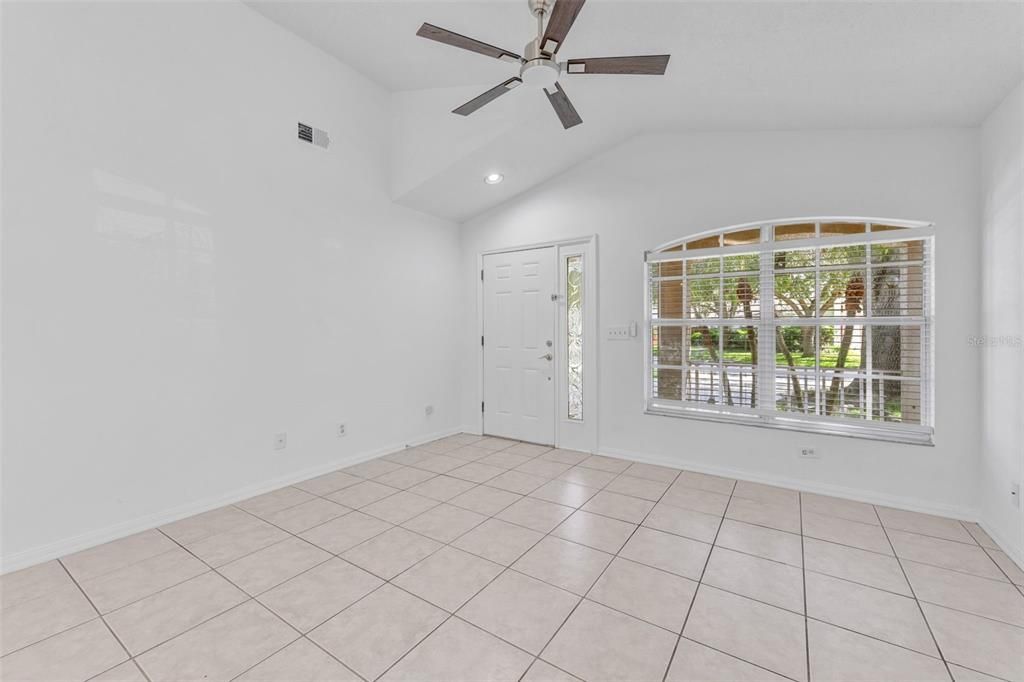 En Venta: $310,000 (3 camas, 2 baños, 1006 Pies cuadrados)