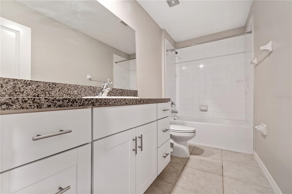 En Venta: $399,900 (4 camas, 2 baños, 2635 Pies cuadrados)