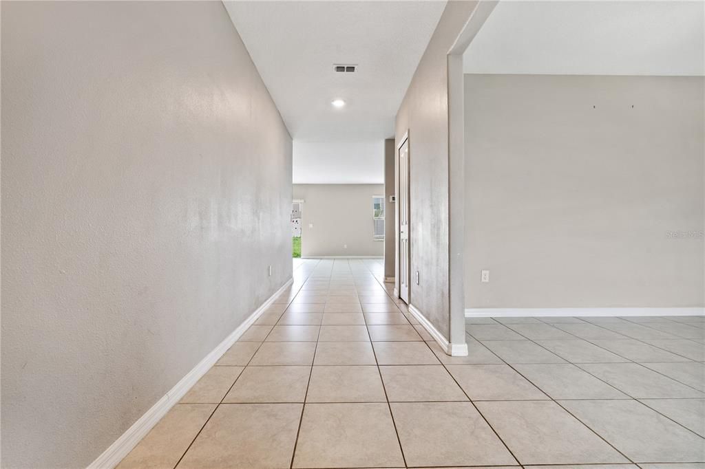 En Venta: $399,900 (4 camas, 2 baños, 2635 Pies cuadrados)