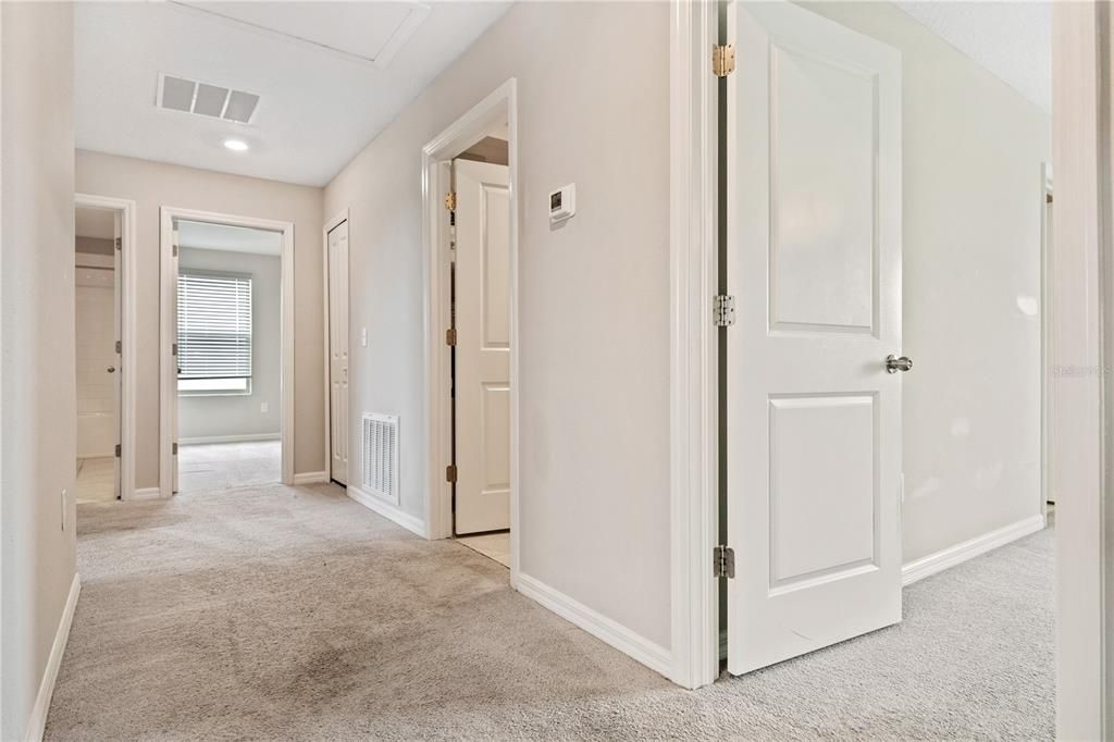 En Venta: $399,900 (4 camas, 2 baños, 2635 Pies cuadrados)