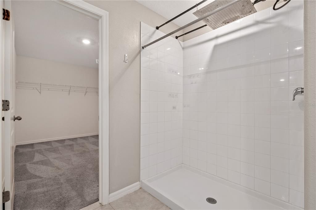 En Venta: $399,900 (4 camas, 2 baños, 2635 Pies cuadrados)