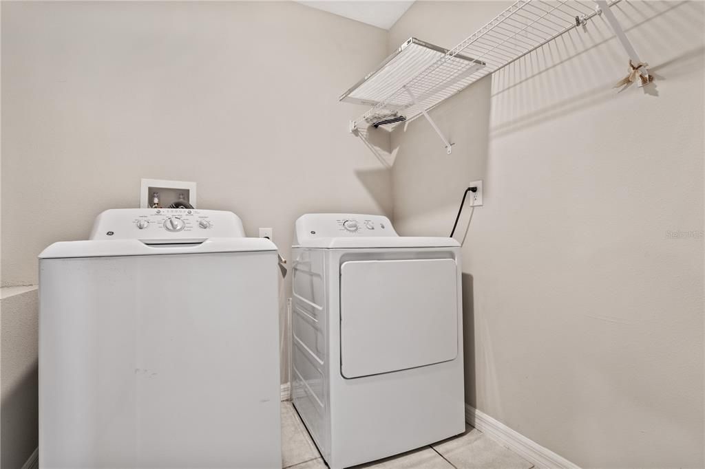 En Venta: $399,900 (4 camas, 2 baños, 2635 Pies cuadrados)