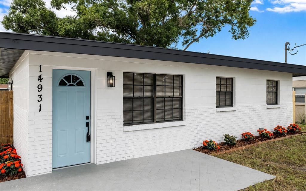 For Sale: $314,900 (2 beds, 2 baths, 876 Square Feet)