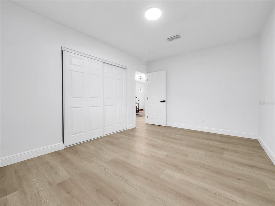For Sale: $314,900 (2 beds, 2 baths, 876 Square Feet)