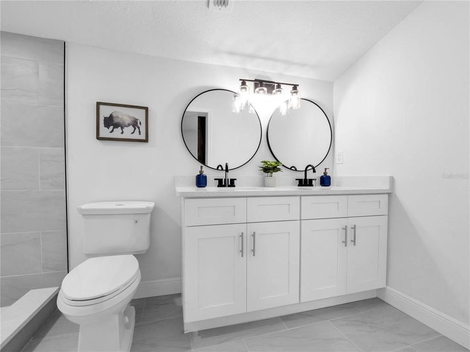 For Sale: $314,900 (2 beds, 2 baths, 876 Square Feet)