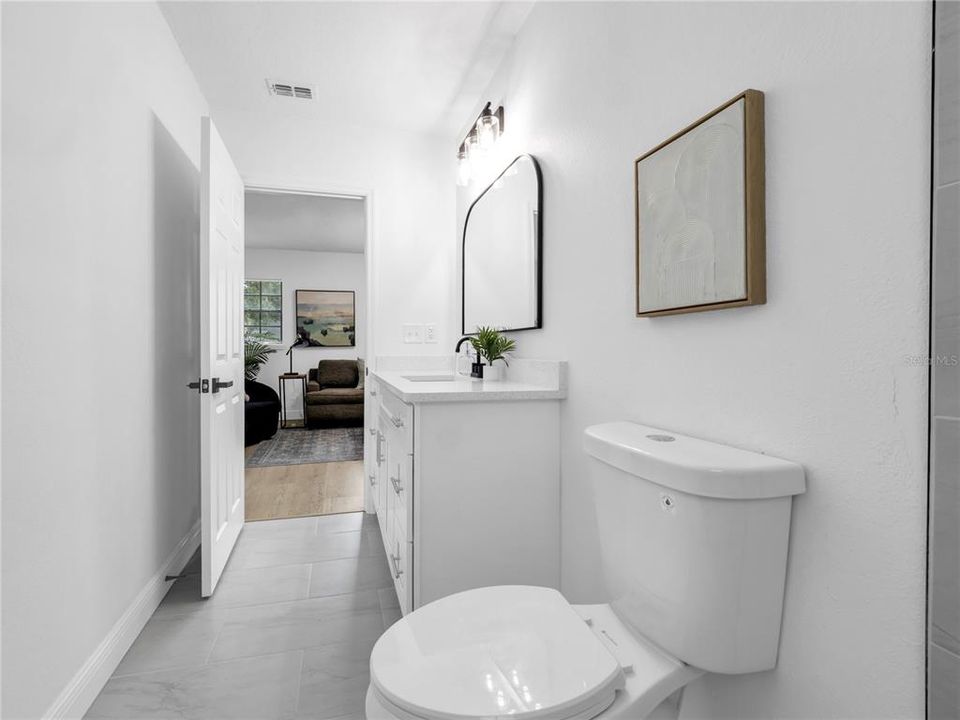 For Sale: $314,900 (2 beds, 2 baths, 876 Square Feet)