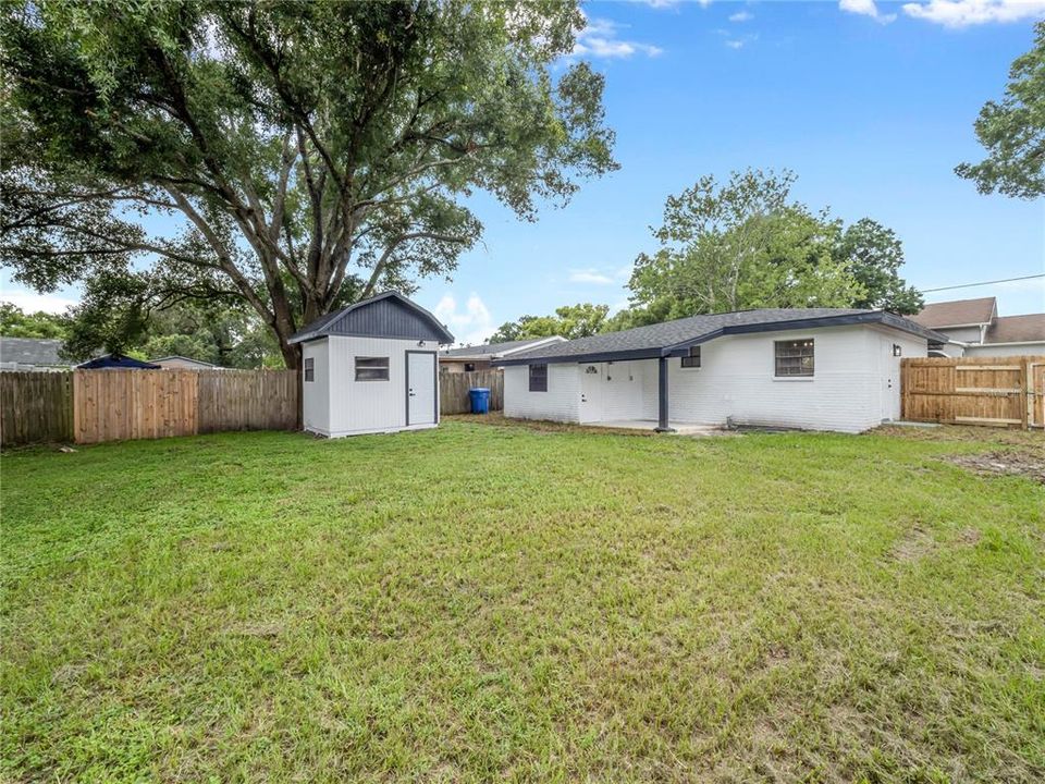 For Sale: $314,900 (2 beds, 2 baths, 876 Square Feet)
