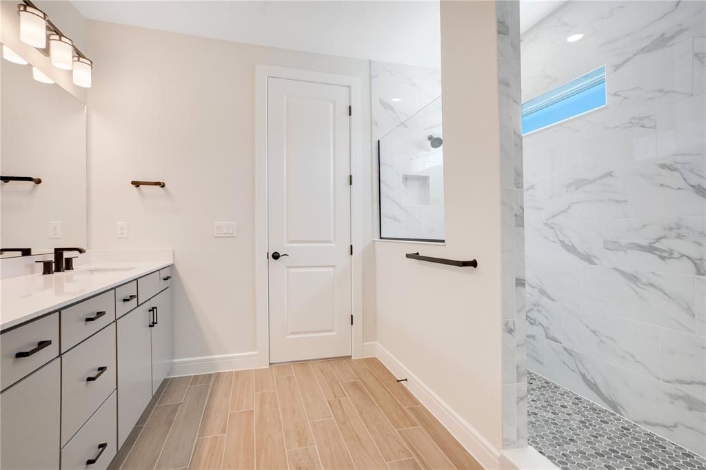En Renta: $4,990 (5 camas, 4 baños, 3617 Pies cuadrados)