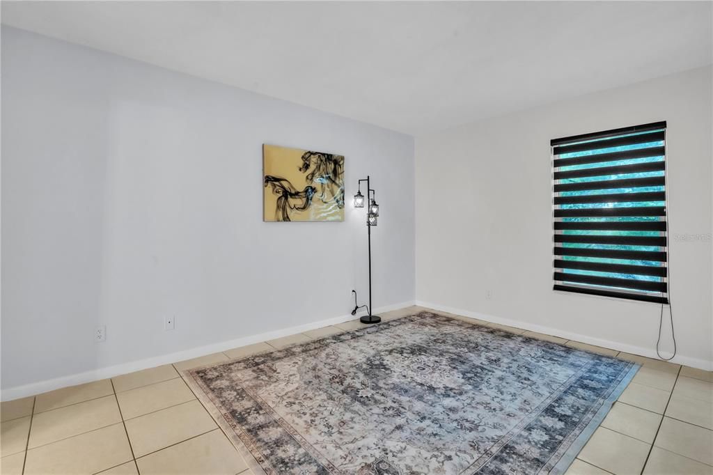 For Rent: $1,375 (2 beds, 1 baths, 813 Square Feet)