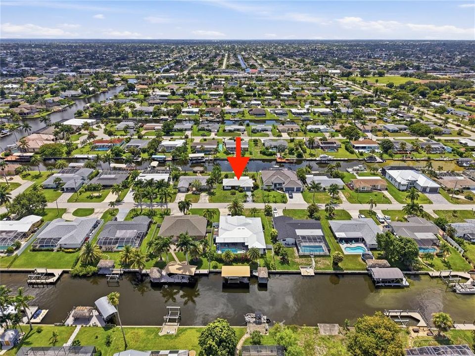 For Sale: $469,000 (2 beds, 1 baths, 1029 Square Feet)