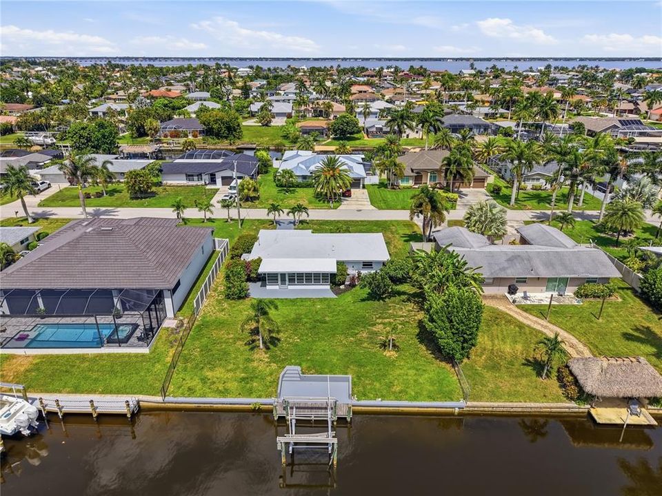 For Sale: $469,000 (2 beds, 1 baths, 1029 Square Feet)