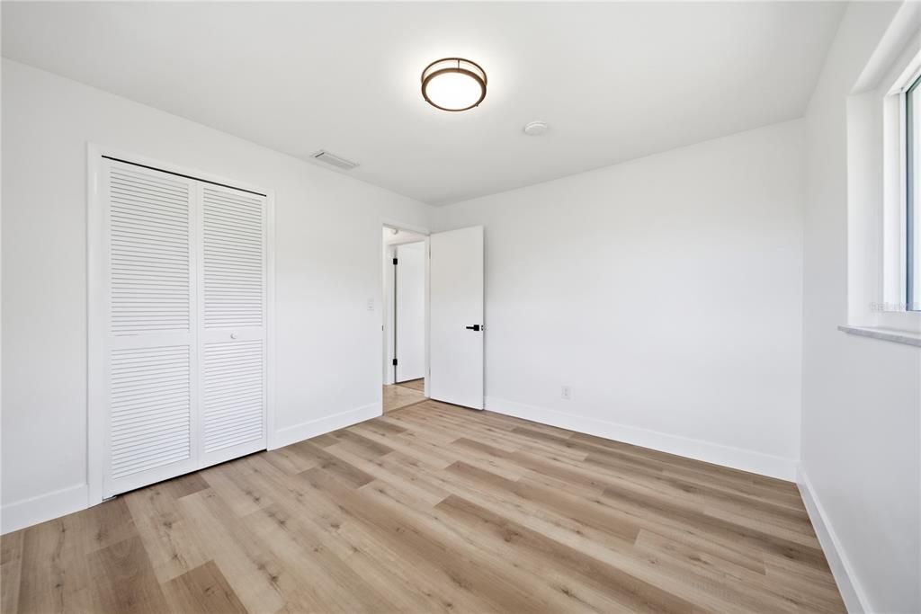 For Sale: $469,000 (2 beds, 1 baths, 1029 Square Feet)