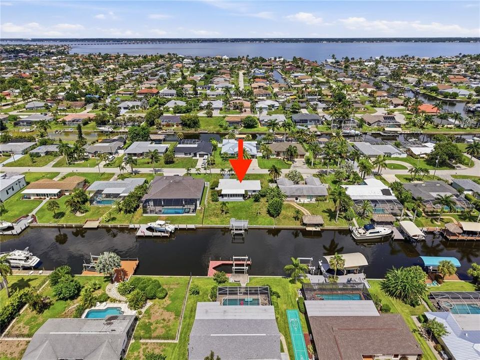 For Sale: $469,000 (2 beds, 1 baths, 1029 Square Feet)