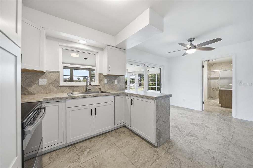 For Sale: $469,000 (2 beds, 1 baths, 1029 Square Feet)