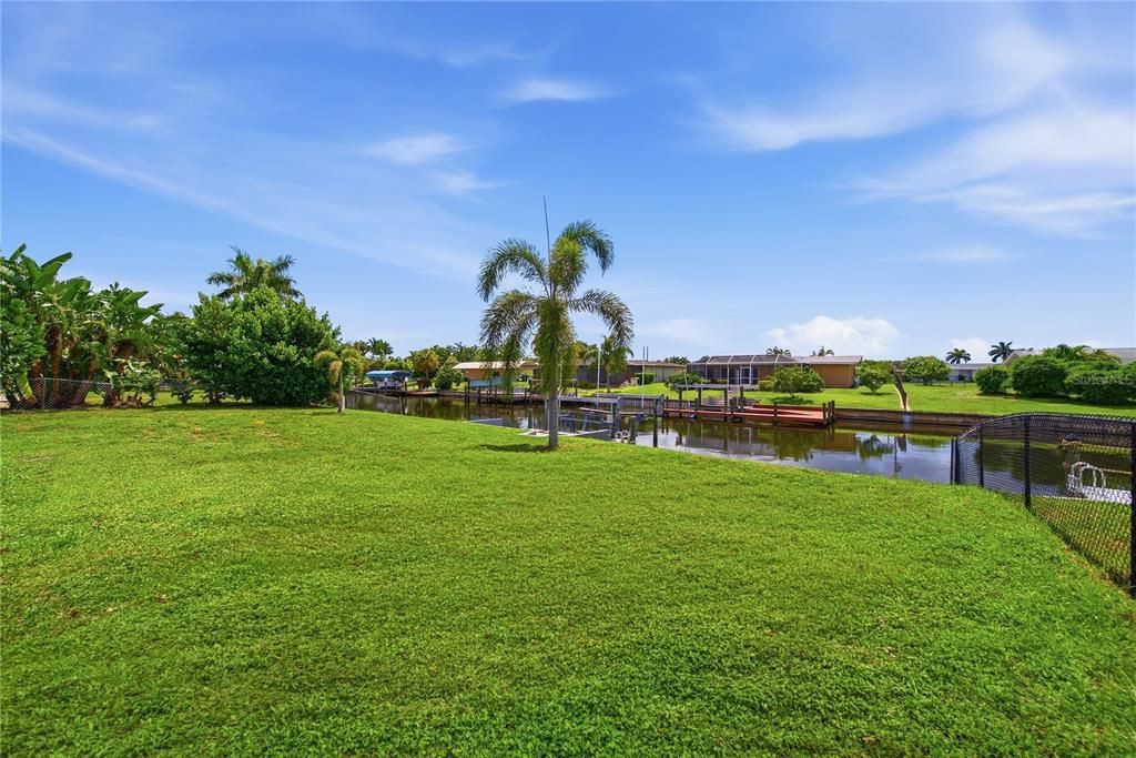 For Sale: $469,000 (2 beds, 1 baths, 1029 Square Feet)