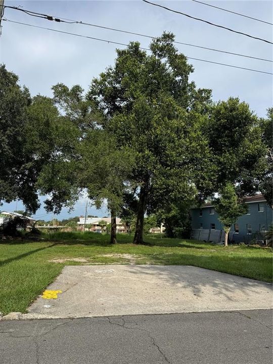 На продажу: $254,900 (0.34 acres)