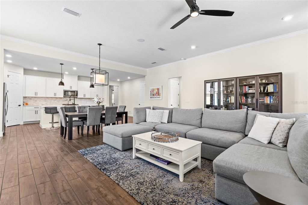 For Sale: $490,000 (3 beds, 2 baths, 2220 Square Feet)