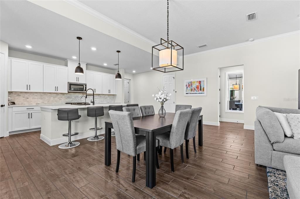 For Sale: $490,000 (3 beds, 2 baths, 2220 Square Feet)