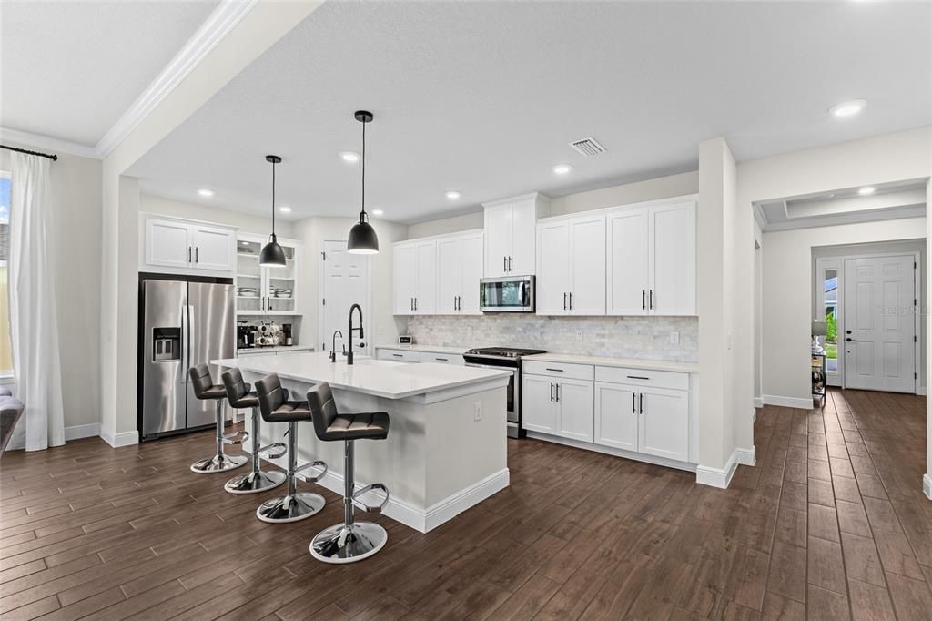 For Sale: $490,000 (3 beds, 2 baths, 2220 Square Feet)