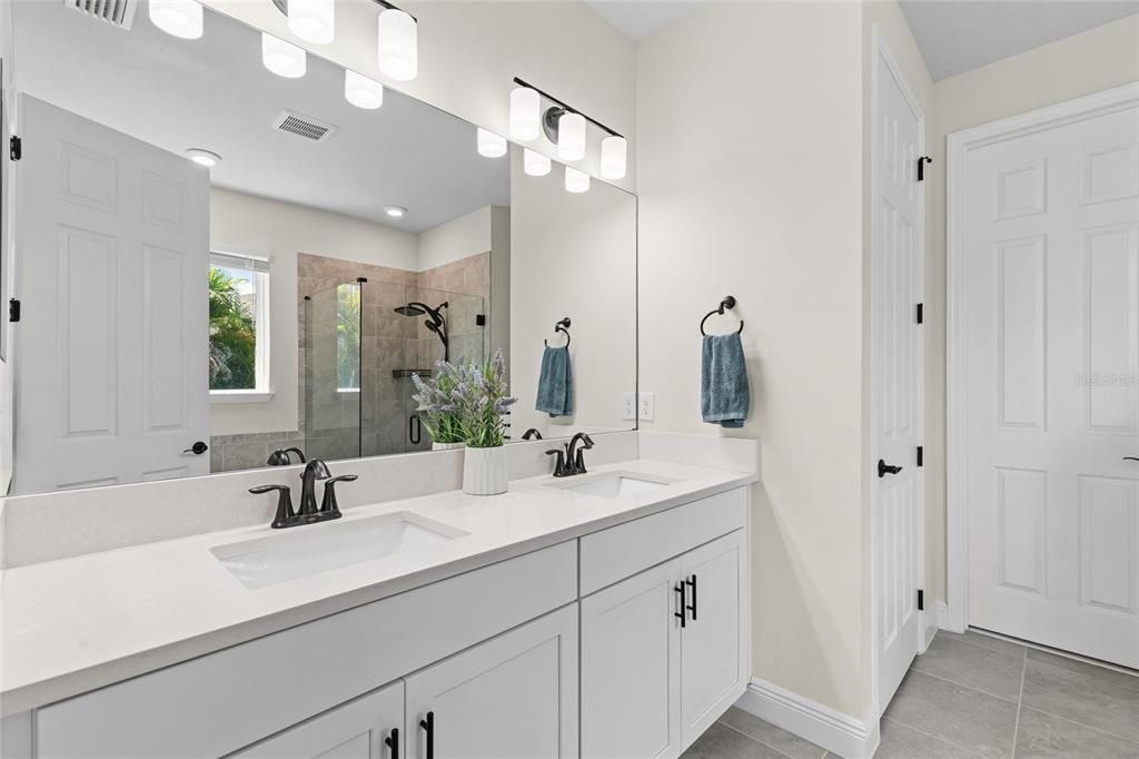 For Sale: $490,000 (3 beds, 2 baths, 2220 Square Feet)