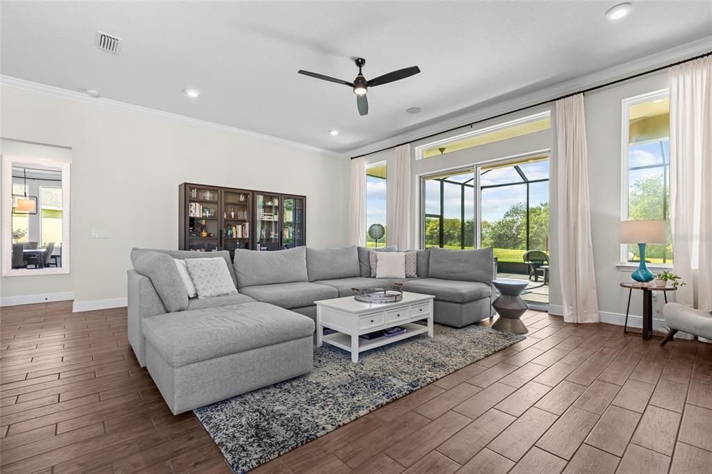 For Sale: $490,000 (3 beds, 2 baths, 2220 Square Feet)