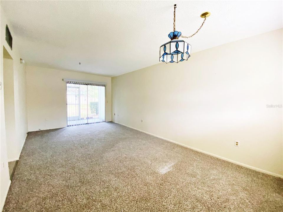 For Rent: $1,250 (1 beds, 1 baths, 605 Square Feet)