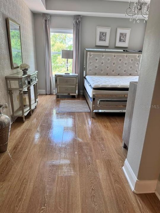 En Venta: $710,000 (4 camas, 3 baños, 2850 Pies cuadrados)
