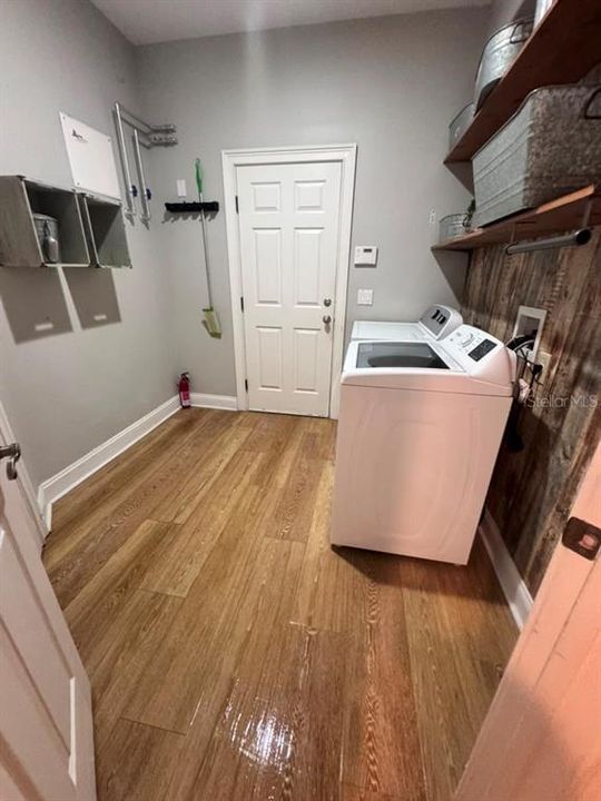 En Venta: $710,000 (4 camas, 3 baños, 2850 Pies cuadrados)