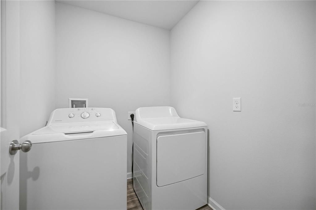For Sale: $249,900 (3 beds, 2 baths, 1265 Square Feet)