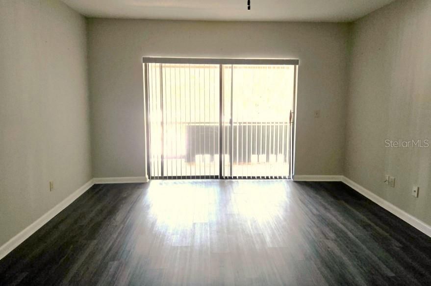 For Sale: $108,750 (1 beds, 1 baths, 808 Square Feet)