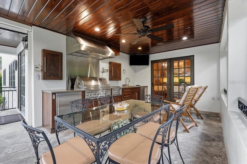 En Venta: $3,450,000 (5 camas, 4 baños, 4278 Pies cuadrados)