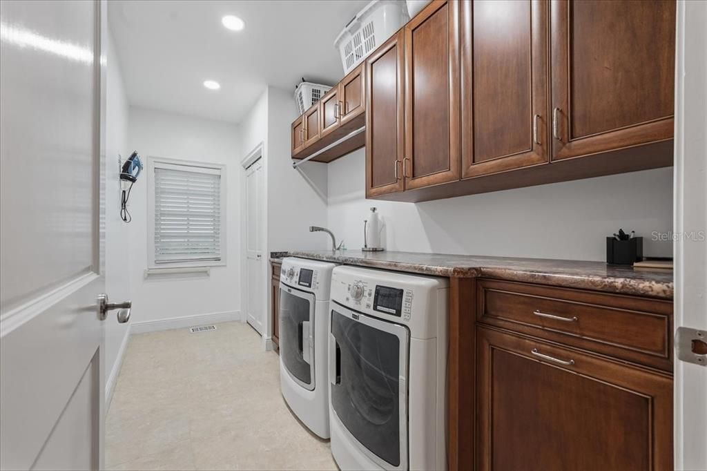 En Venta: $3,450,000 (5 camas, 4 baños, 4278 Pies cuadrados)