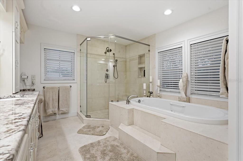 En Venta: $3,450,000 (5 camas, 4 baños, 4278 Pies cuadrados)