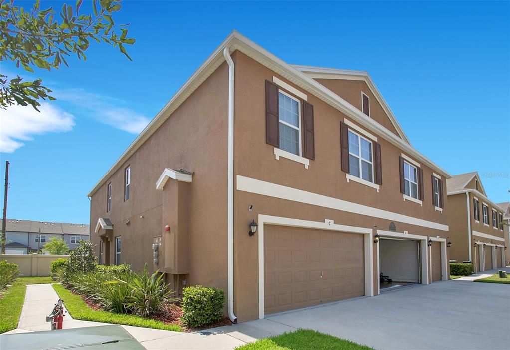Recently Rented: $2,100 (3 beds, 2 baths, 1639 Square Feet)