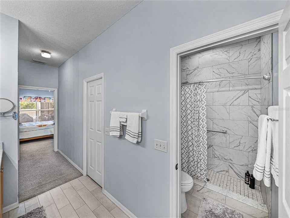 На продажу: $329,900 (3 спален, 2 ванн, 1756 Квадратных фут)