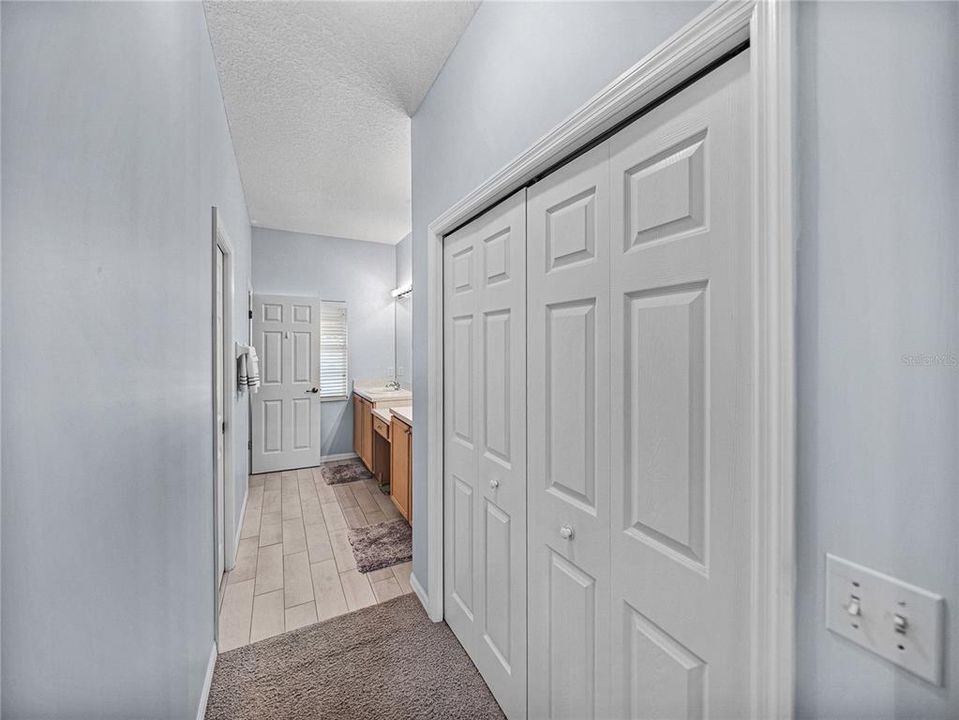 На продажу: $329,900 (3 спален, 2 ванн, 1756 Квадратных фут)